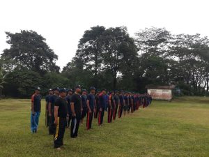 Persiapan barisan untuk menghitung jumlah peserta didik setelah sampai di Pusdiklat PT. Jaguar Inti Perkasa Jl. Jamin Ginting KM 45. Sibolangit